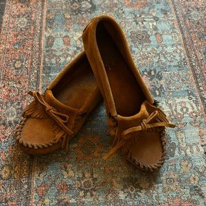 Minnetonka Kilty Hard Sole Moccasins